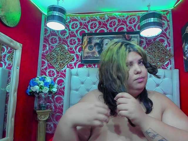 LISABROWNS live cam on BongaCams