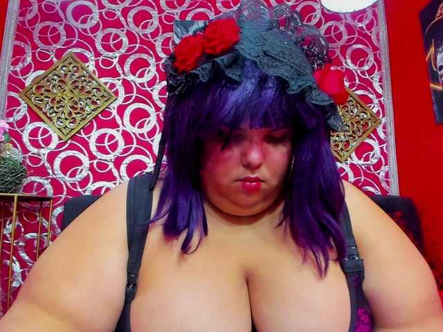 LISABROWNS live cam on BongaCams
