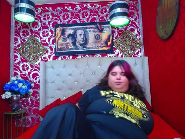 LISABROWNS live cam on BongaCams