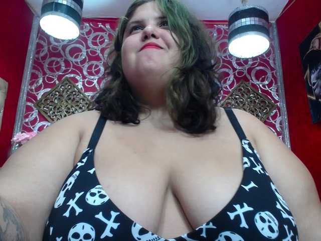 LISABROWNS live cam on BongaCams