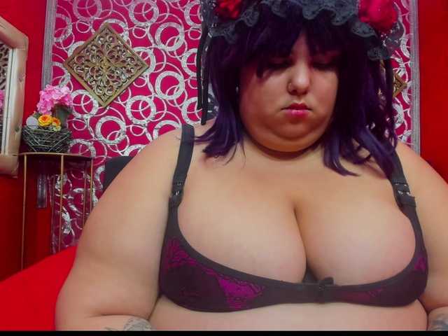 LISABROWNS live cam on BongaCams