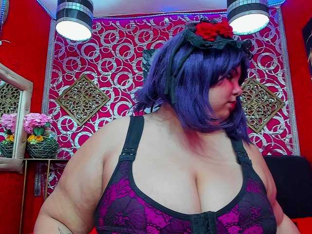 LISABROWNS live cam on BongaCams