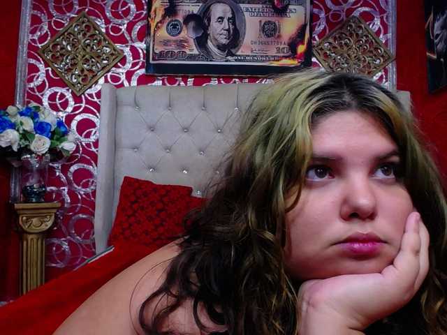 LISABROWNS live cam on BongaCams