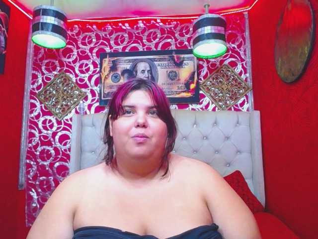 LISABROWNS live cam on BongaCams