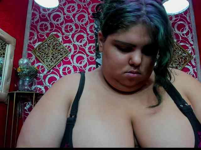 LISABROWNS webcam