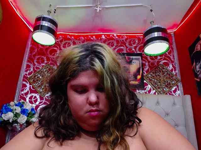 LISABROWNS webcam