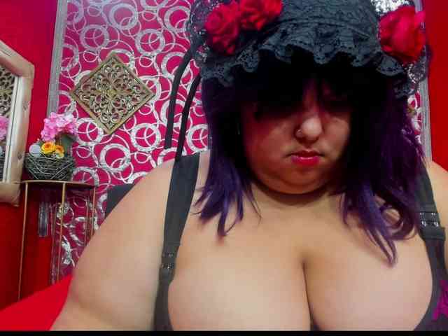 LISABROWNS webcam