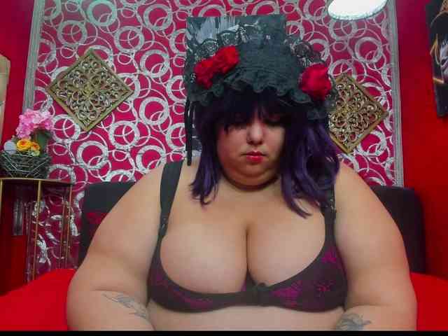 LISABROWNS webcam