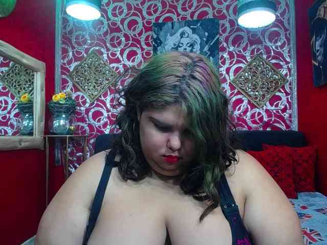 LISABROWNS webcam