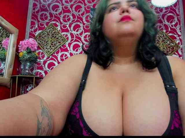 LISABROWNS webcam