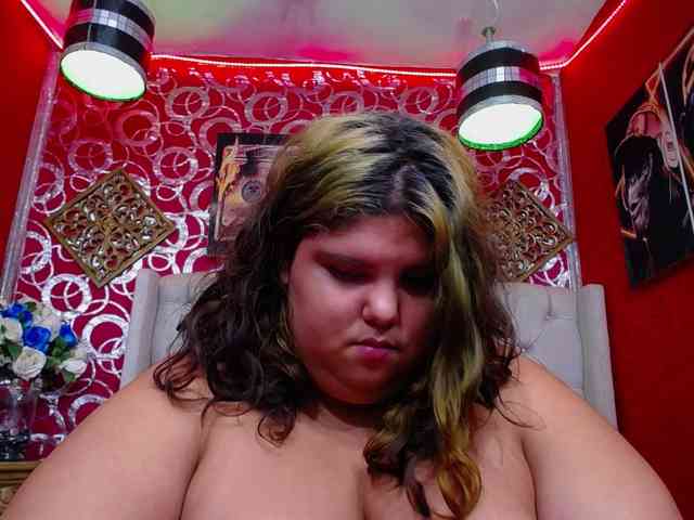 LISABROWNS webcam