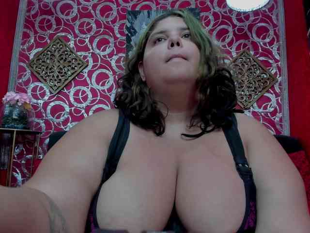 LISABROWNS webcam