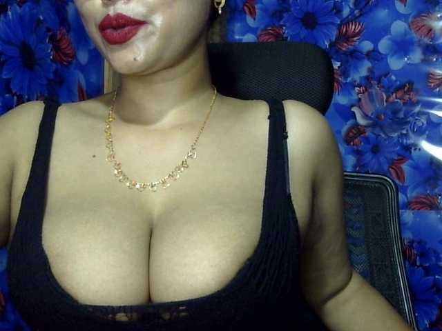 lima11 live cam on BongaCams