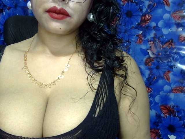 lima11 live cam on BongaCams