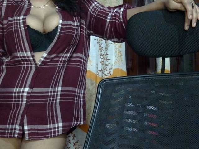 lima11 live cam on BongaCams