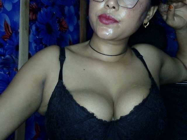 lima11 live cam on BongaCams