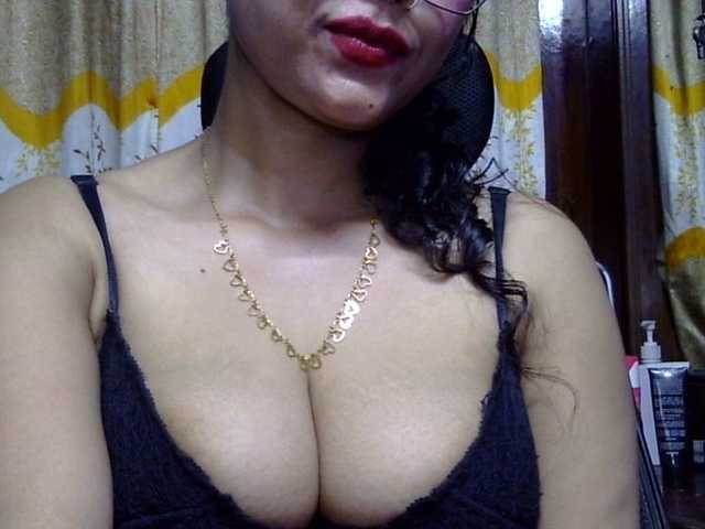 lima11 live cam on BongaCams