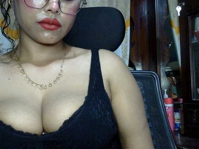 lima11 live cam on BongaCams