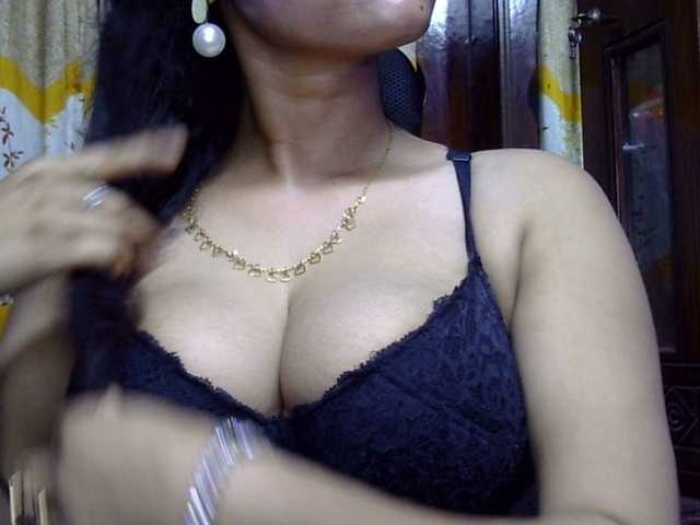 lima11 live cam on BongaCams