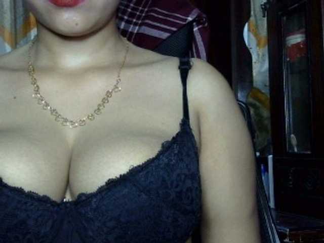 lima11 live cam on BongaCams