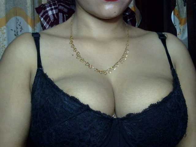 lima11 live cam on BongaCams