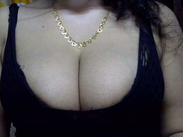 lima11 live cam on BongaCams