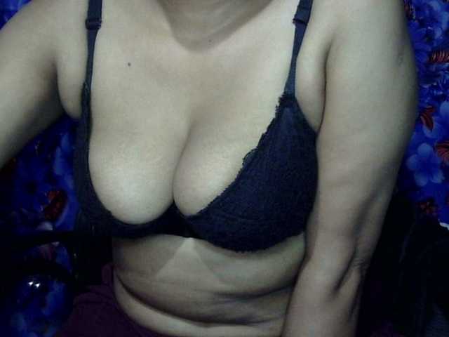 lima11's BongaCams show and profile