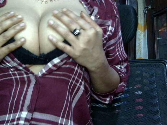 lima11 live cam on BongaCams