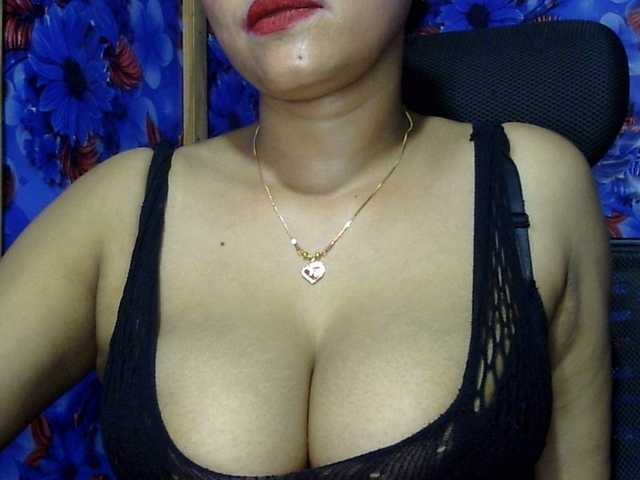 lima11 live cam on BongaCams