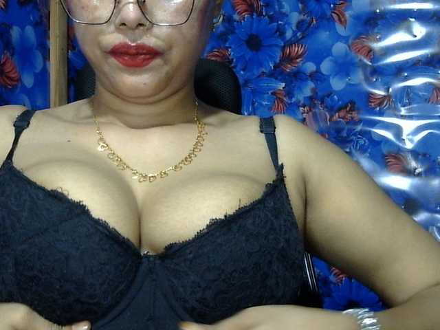 lima11 live cam on BongaCams
