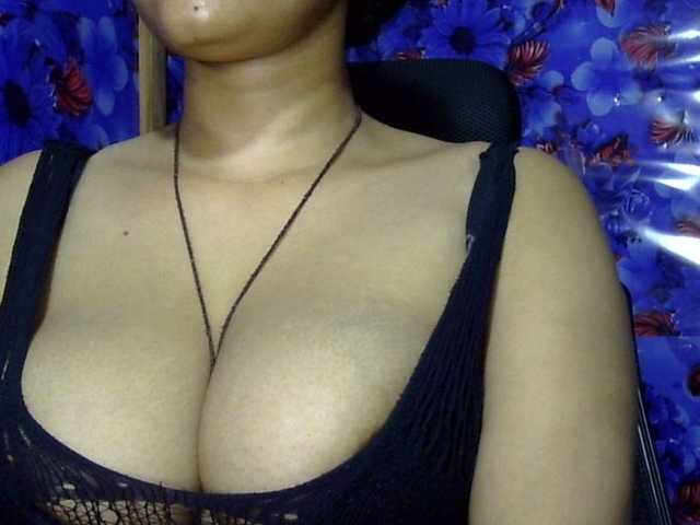lima11 live cam on BongaCams