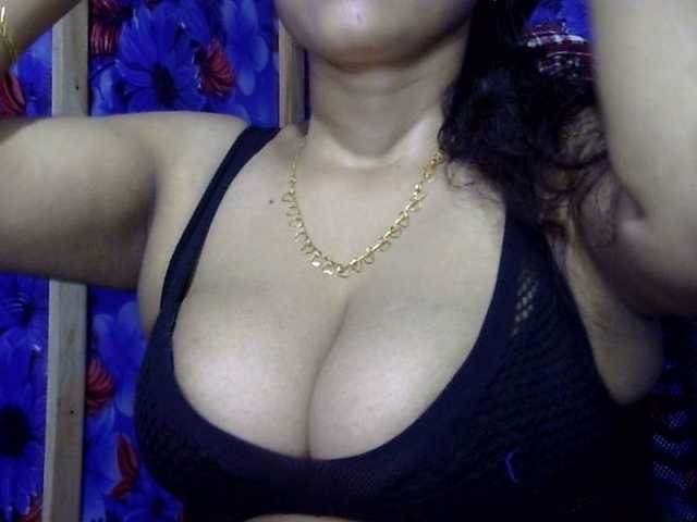 lima11 live cam on BongaCams