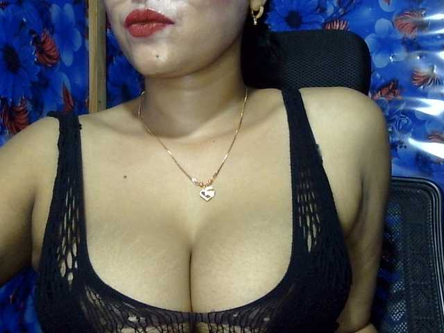 le modèle Nusrat-Mimi est en webcam porno dans un show sur le site bongacams, il possède les tags suivants: Indian,Brunette,Trimmed