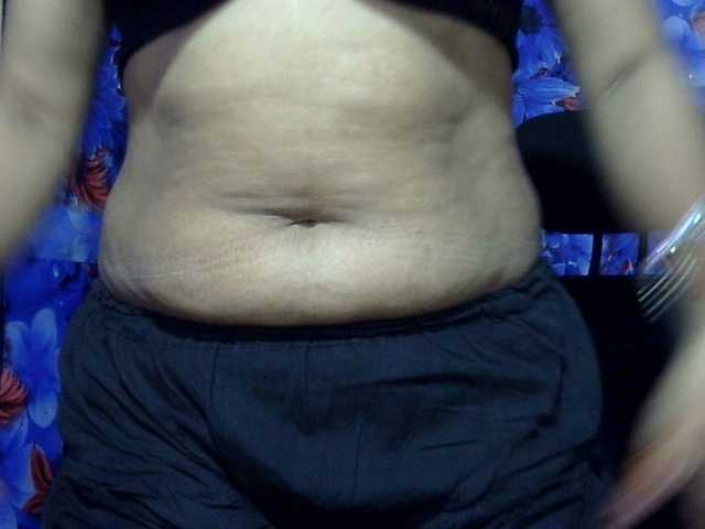 le modèle Nusrat-Mimi est en webcam porno dans un show sur le site bongacams, il possède les tags suivants: Indian,Brunette,Trimmed