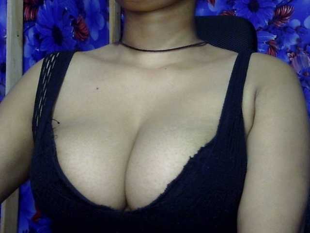 lima11 live cam on BongaCams
