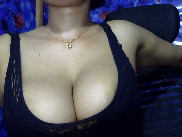 lima11 live cam on BongaCams