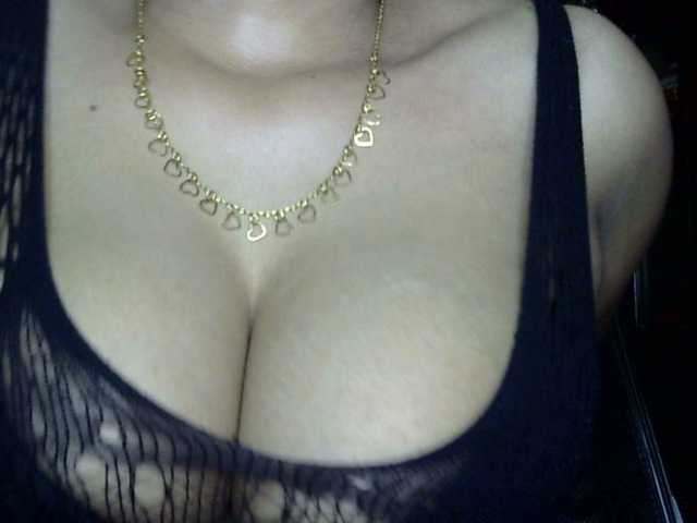 lima11 live cam on BongaCams
