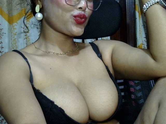 Nusrat-Mimi live cam preview
