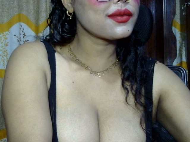 lima11 live cam on BongaCams