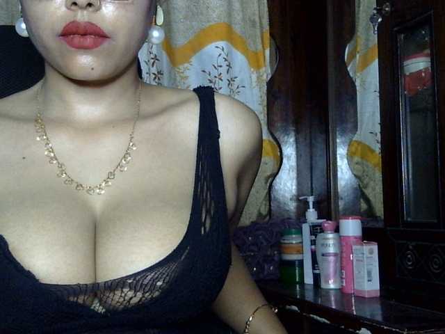 lima11 live cam on BongaCams