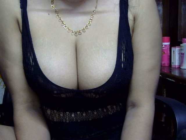 lima11 live cam on BongaCams