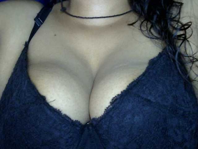 lima11 live cam on BongaCams