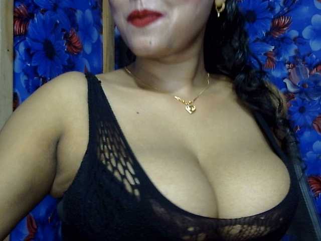 lima11 live cam on BongaCams