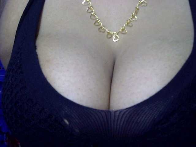 lima11 live cam on BongaCams