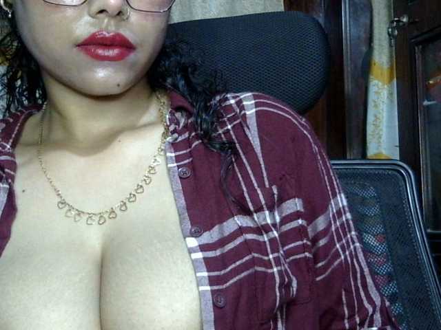 lima11 live cam on BongaCams