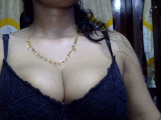 lima11 live cam on BongaCams
