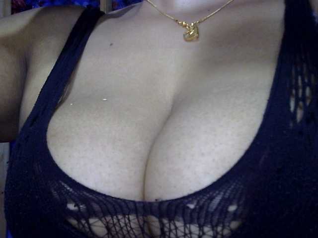 lima11 live cam on BongaCams