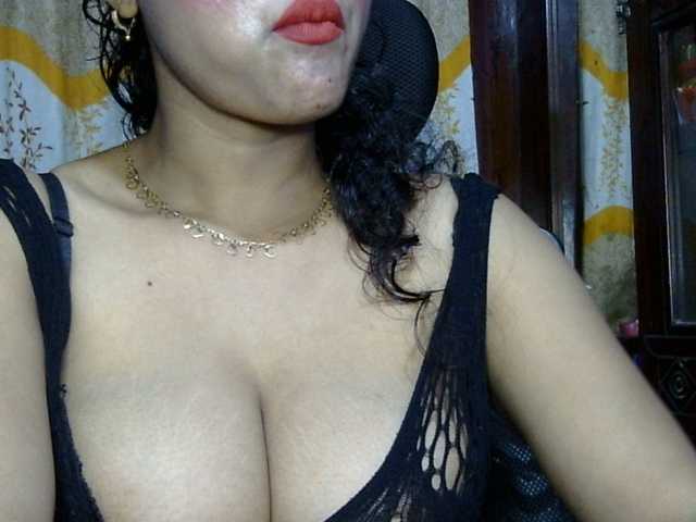 lima11 live cam on BongaCams