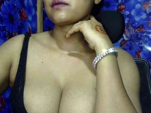Model: Nusrat-Mimi
