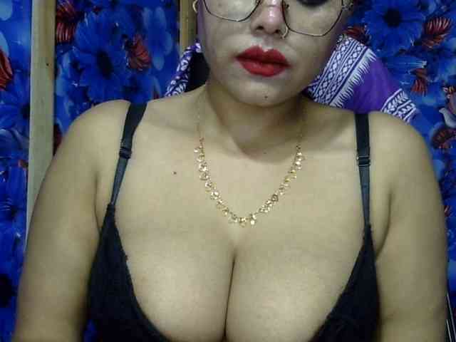 Model: Nusrat-Mimi